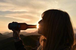 Bière et coucher de soleil