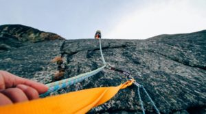 Alpinistes en cordée